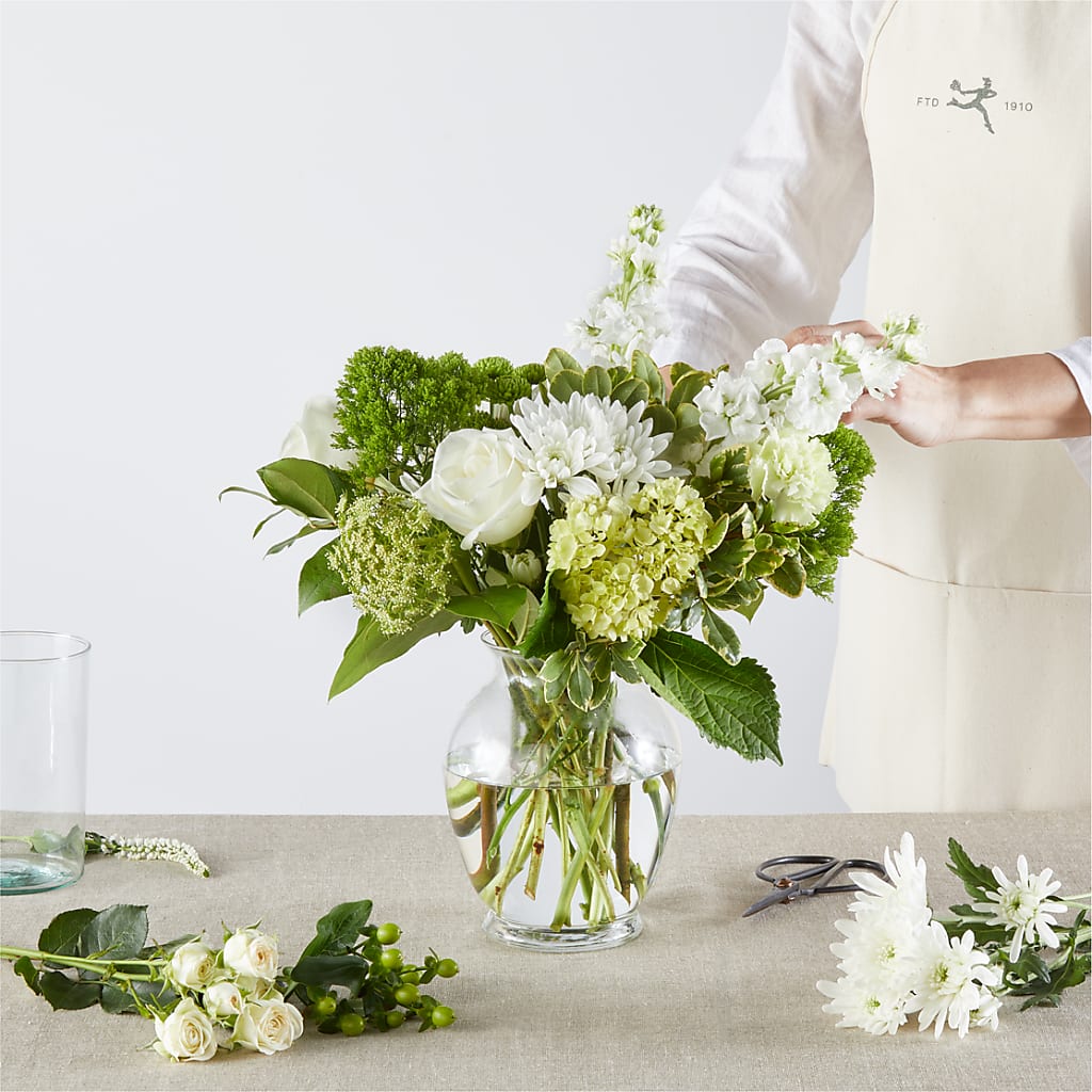 Irish Garden - A Florist Original – Touch Of Roses, Visalia CA