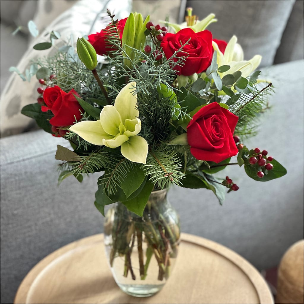 Glittering Lights Bouquet – Touch Of Roses, Visalia CA