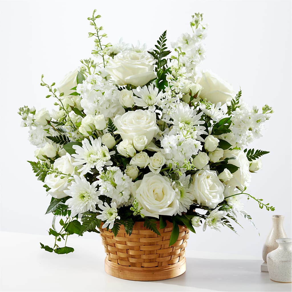 Heartfelt Condolences Arrangement – Touch Of Roses Inc, Visalia CA