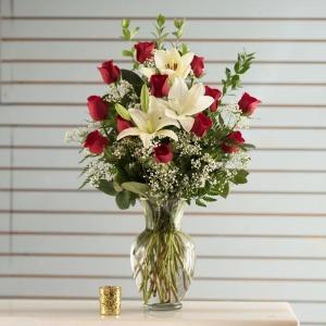 1 Dozen Radiant Rose with Lilies Arrangement – Touch Of Roses INC, Visalia CA