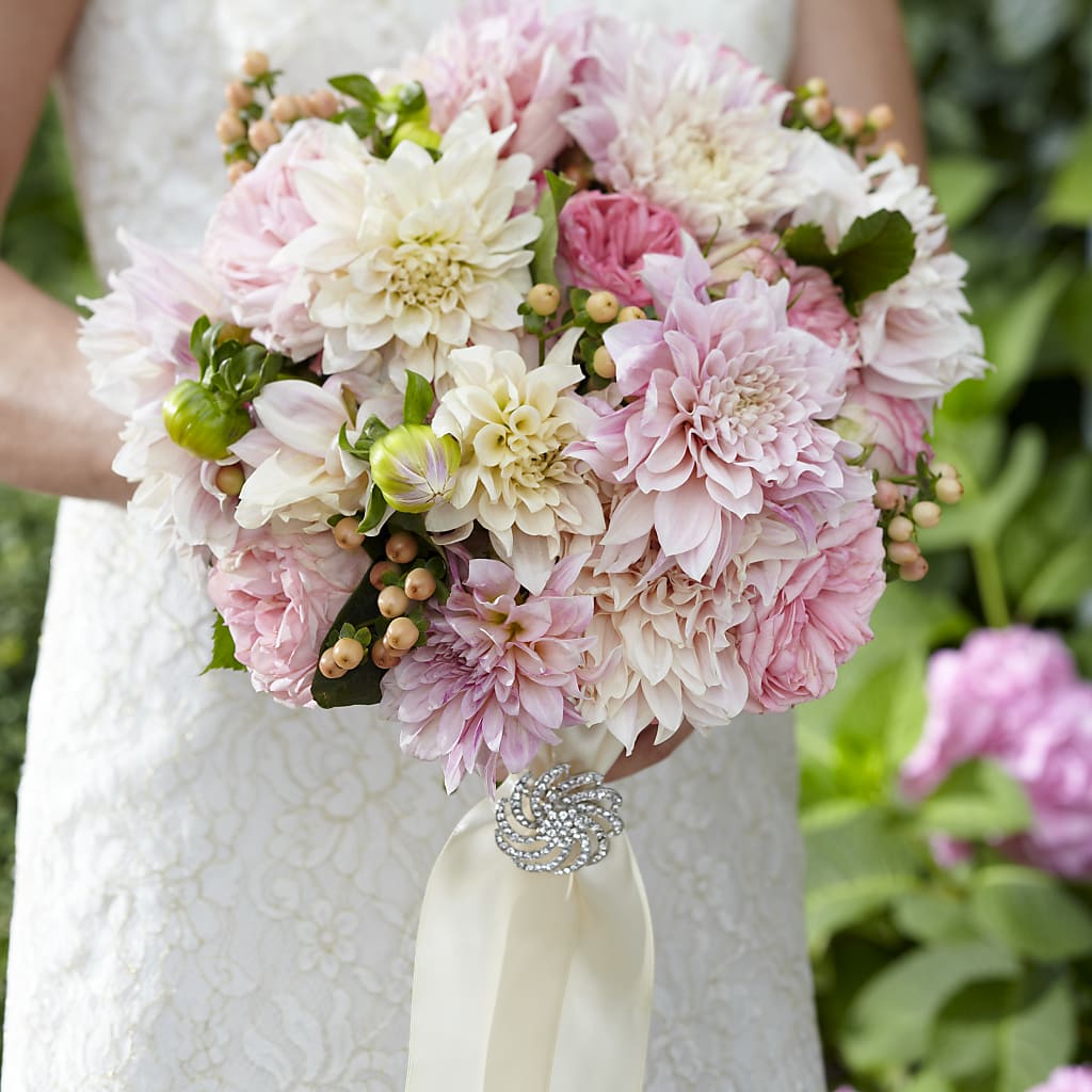 Heart's Promise Bouquet – Touch Of Roses Inc, Visalia CA
