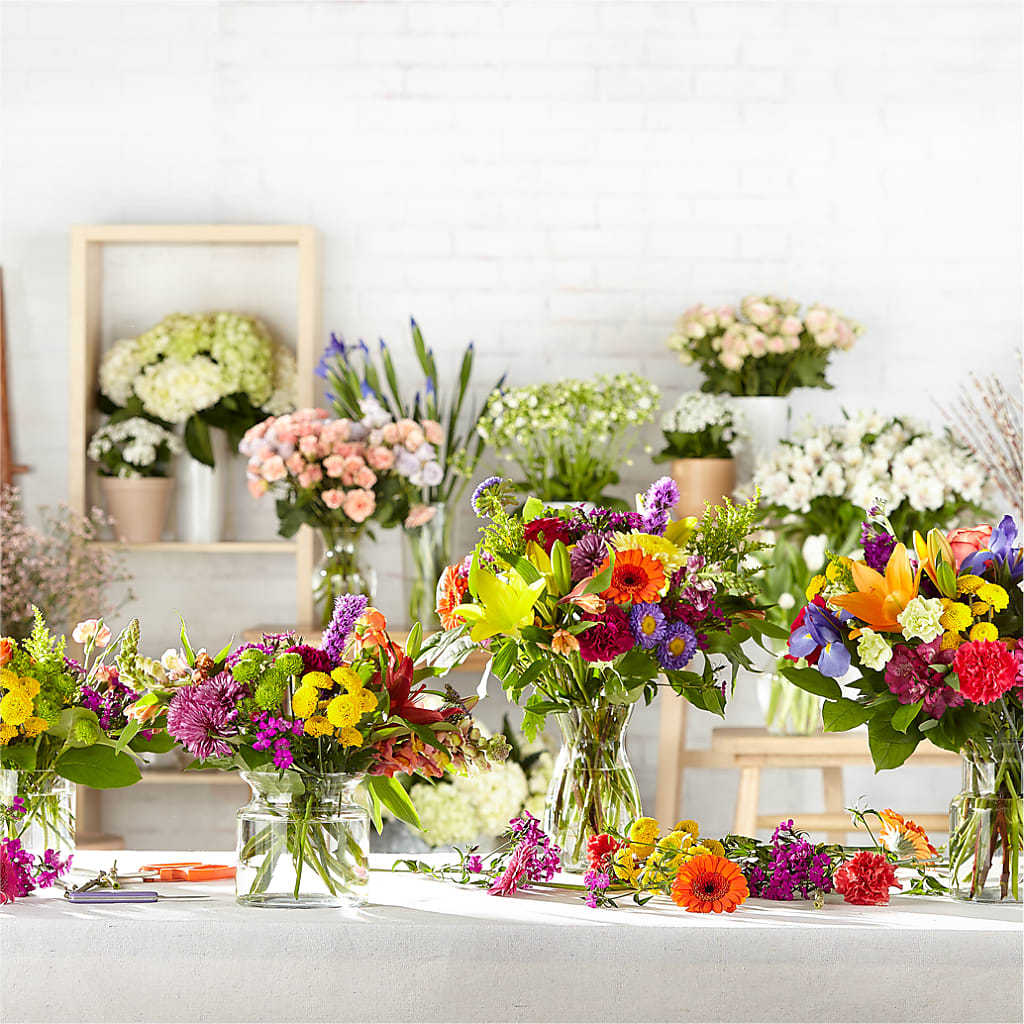 Bold & Bright – A Florist Original –  Touch Of Roses, Visalia CA