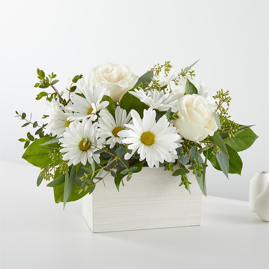 Fresh Linen Box Bouquet –  Touch Of Roses Inc, Visalia CA