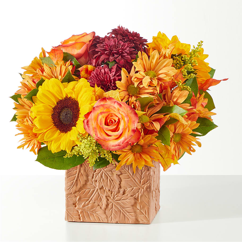 The Outdoors Bouquet –  Touch Of Roses Inc, Visalia CA