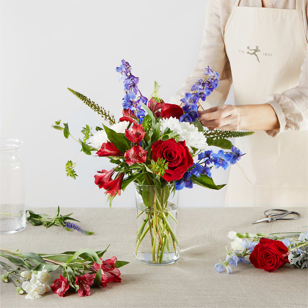 Star Spangled - A Florist Original –  Touch Of Roses, Visalia CA