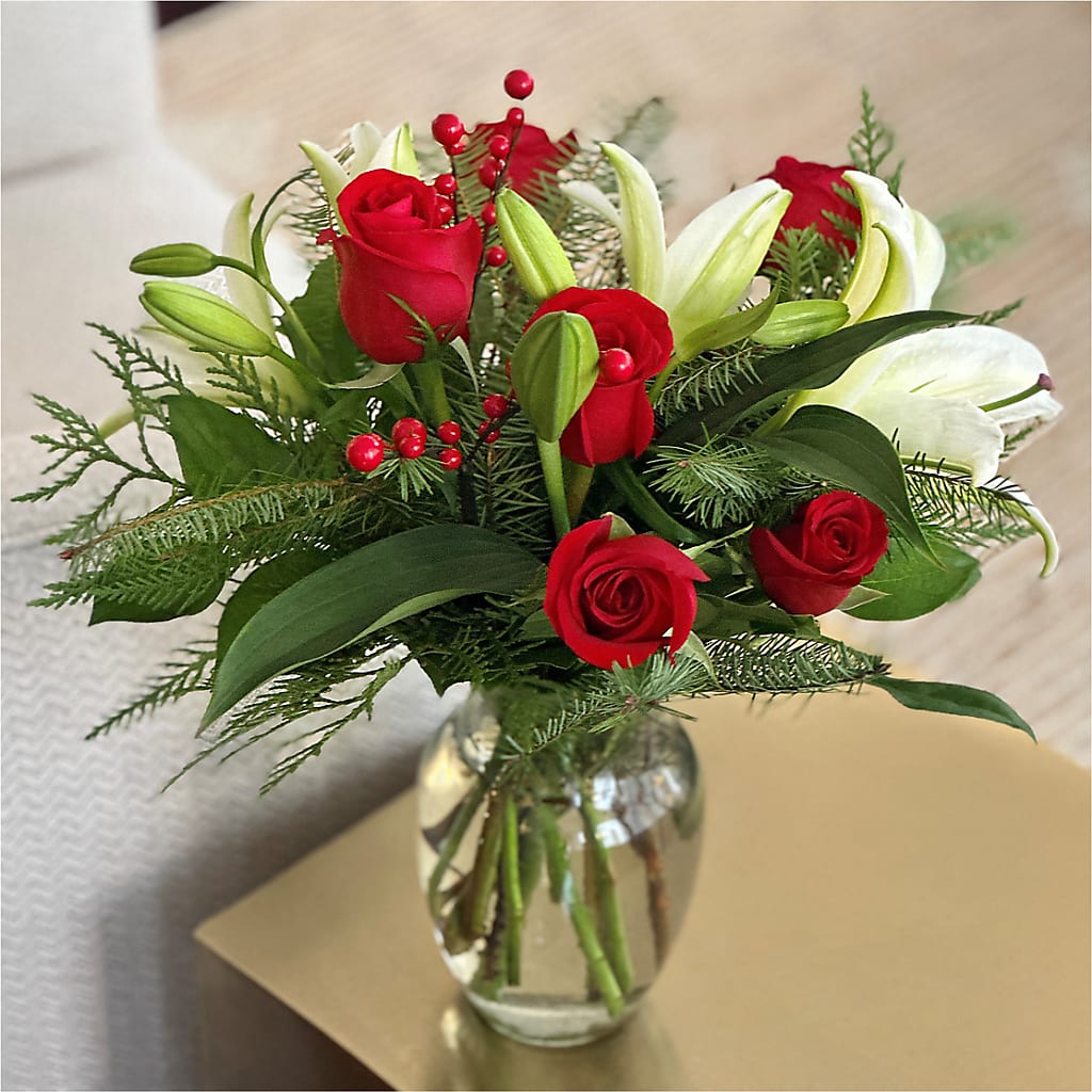 Sparkling Snowflakes Bouquet –  Touch Of Roses, Visalia CA