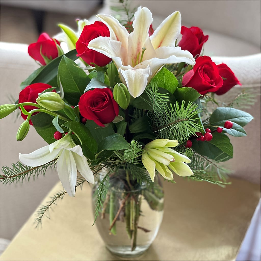 Sparkling Snowflakes Bouquet –  Touch Of Roses, Visalia CA