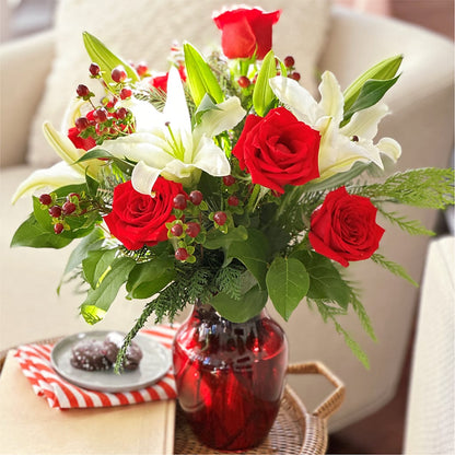 Evergreen Delight Bouquet –  Touch Of Roses, Visalia CA