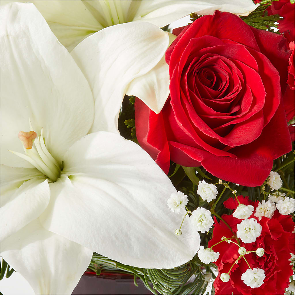 Holiday Season Bouquet –  Touch Of Roses, Visalia CA