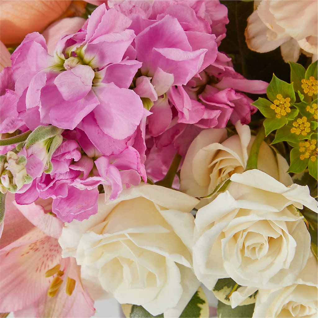 Paradise Bouquet –  Touch Of Roses, Visalia CA