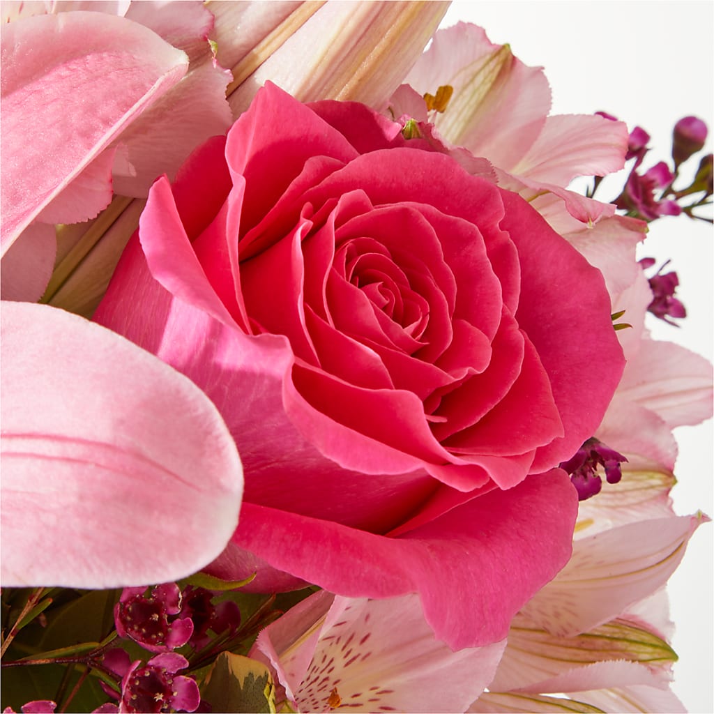 Lucky in Love Bouquet –  Touch Of Roses, Visalia CA