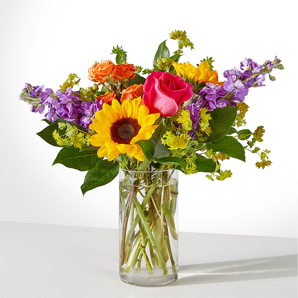 Vibrant Greetings Bouquet –  Touch Of Roses, Visalia CA